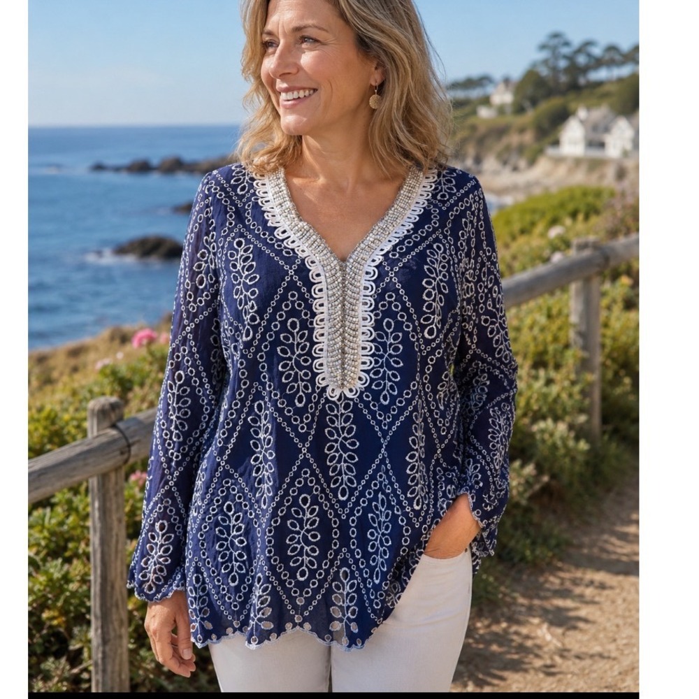 Boston Proper XL NAVY Blue Eyelet Beaded V-Neck Tunic Top White Embroidery